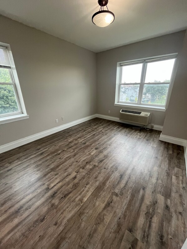 Foto del edificio - 106 N Grove St