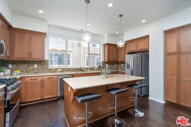 Foto del edificio - 6521 La Mirada Ave