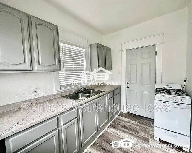 Building Photo - 1076 21st St