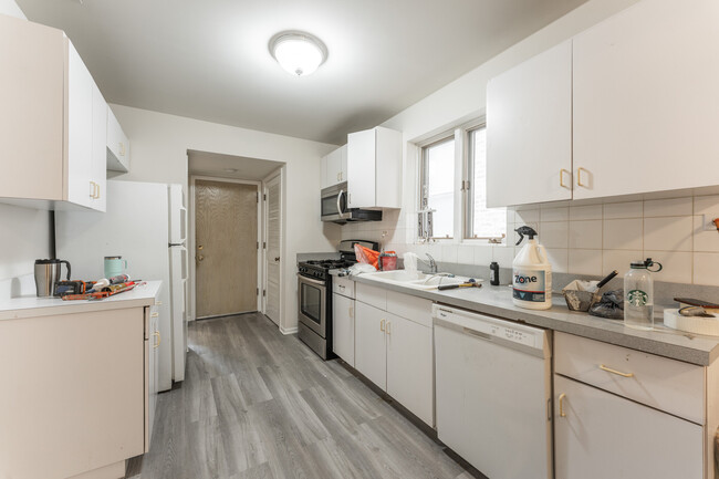 Foto del edificio - 845 N Hoyne Ave
