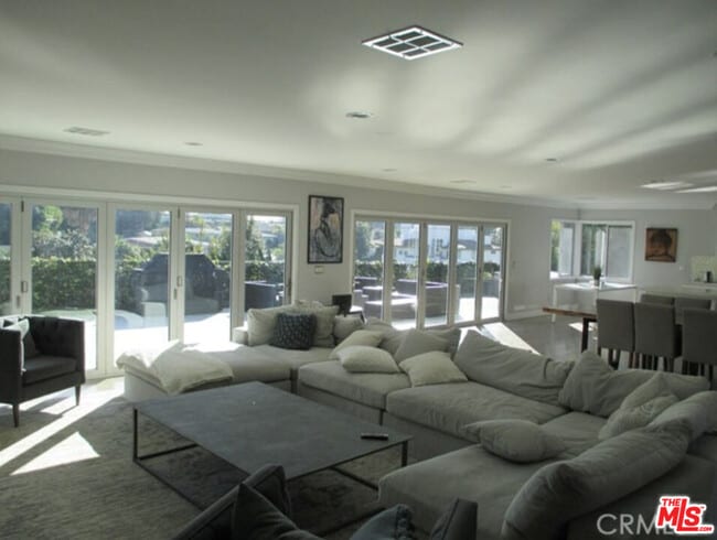 Building Photo - 6008 Chariton Ave