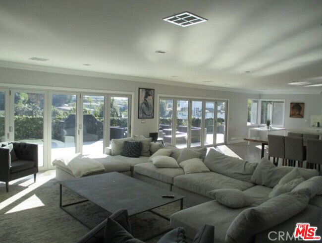 Foto del edificio - 6008 Chariton Ave