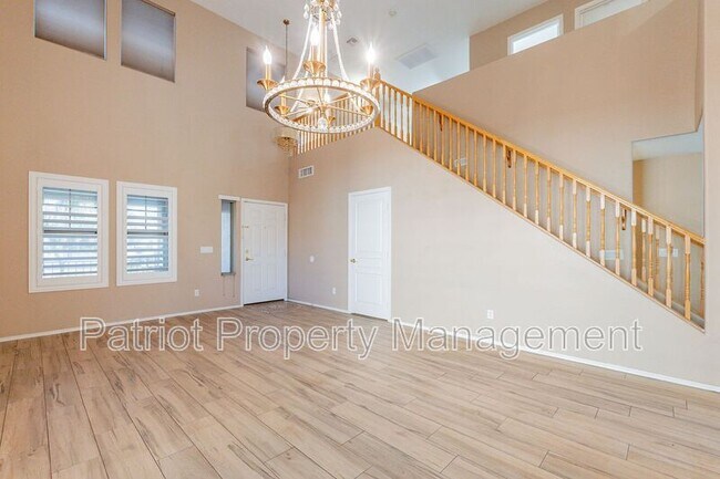 Foto del edificio - 3561 E Mead Dr