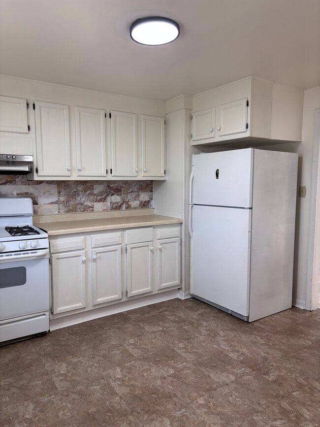 Building Photo - 437 Wright St