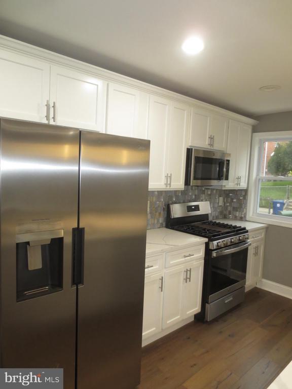 Foto del edificio - 2027 Ramblewood Rd