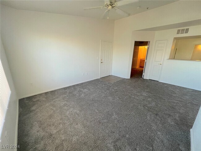 Building Photo - 6955 N Durango Dr