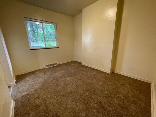 Foto del edificio - Spacious 3 Bedroom Oakland Townhouse with ...