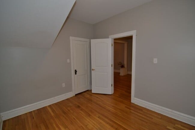 Building Photo - 4713 N Albany Ave