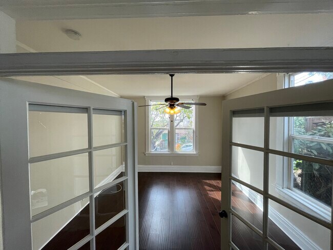 Foto del edificio - 332 Douglas St