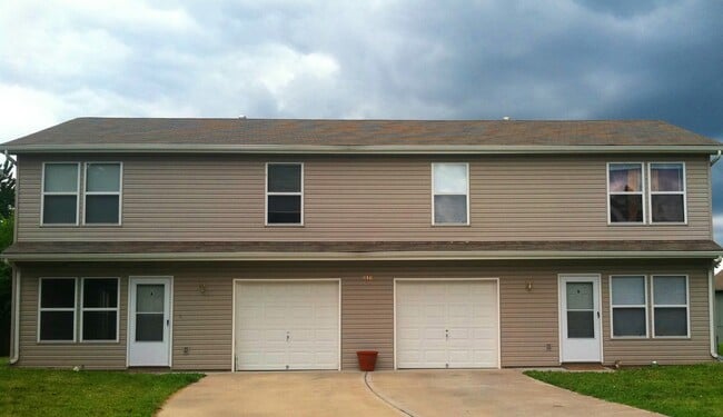 Building Photo - 816 NE Westwind Ln