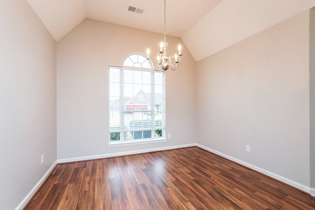 Building Photo - 8332 Pinnacle Dr