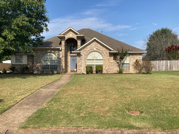 Foto principal - 6017 Summerwood Ln