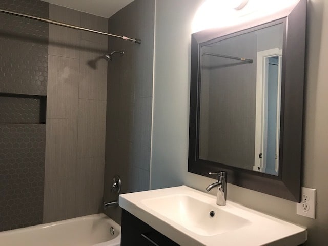 Building Photo - 1624 Aquarena Springs Dr