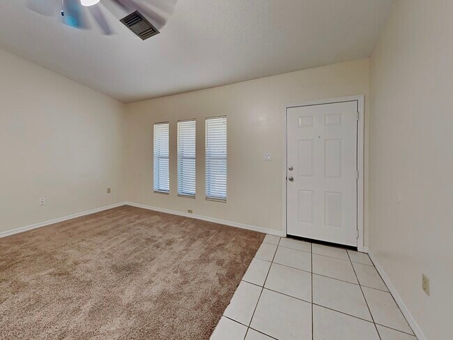 Foto del edificio - 32716 Blossom Ln