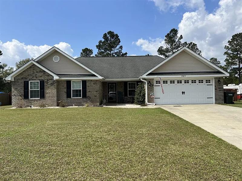 large fenced House Rental in Ludowici, GA