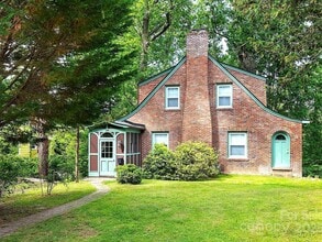 Building Photo - 135 Tacoma Cir