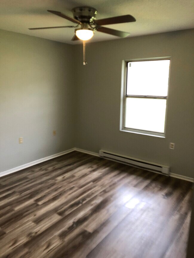 Foto del edificio - Parkway Village Apartments