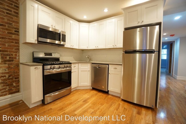 Building Photo - 605 Putnam Ave