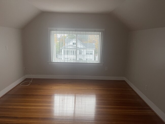 Foto del edificio - 85 Maplewood Ave