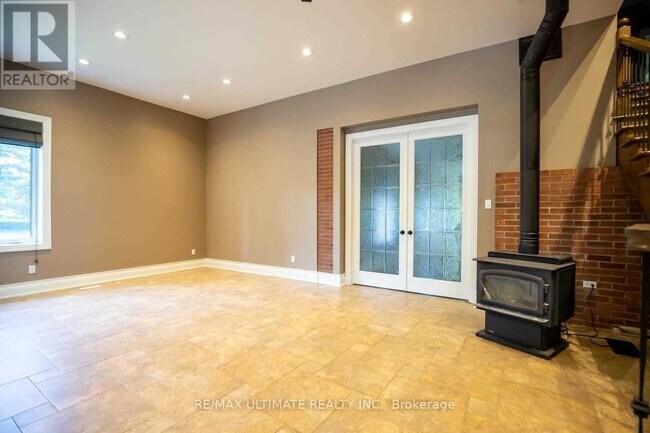 Building Photo - 6472 Country Ln