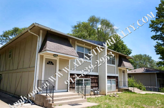 Building Photo - 908 Brookside St
