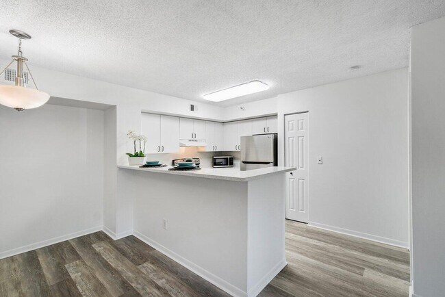 Building Photo - 135 Yacht Club Way