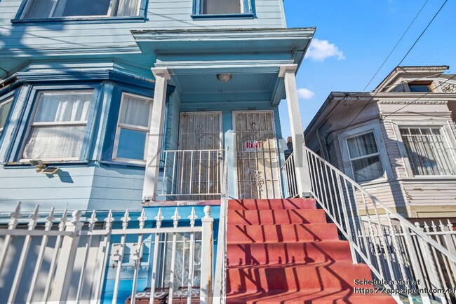 Building Photo - 848 Mead Ave