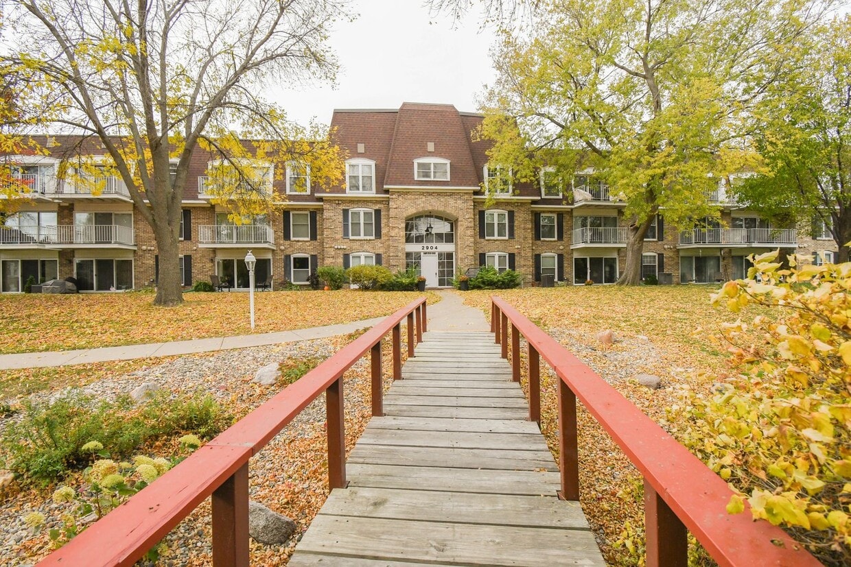 Foto principal - Spacious Country Club Estates Condo with P...