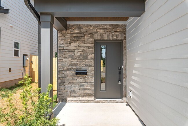 Foto del edificio - Move-in Ready Townhome in Westerly Hills