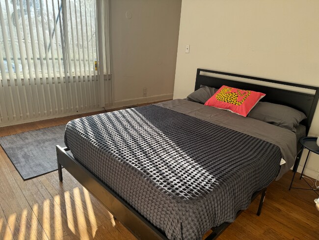 Foto del edificio - 3625 Bedford St