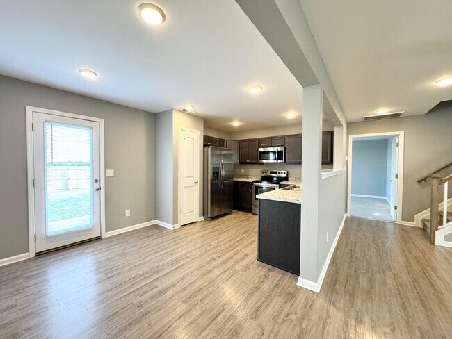Foto del edificio - 8029 Driftwood Lp
