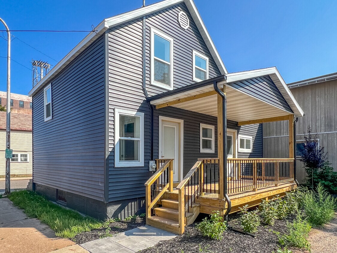 300 E Pearl St, Ishpeming, MI 49849 House Rental in Ishpeming, MI