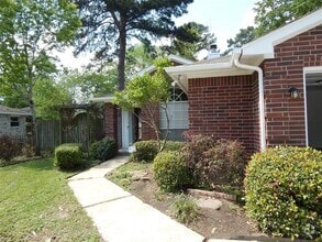 Building Photo - 435 Paradise Ln