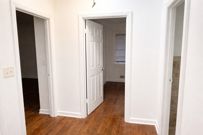 Foto del edificio - 322 Roberts St
