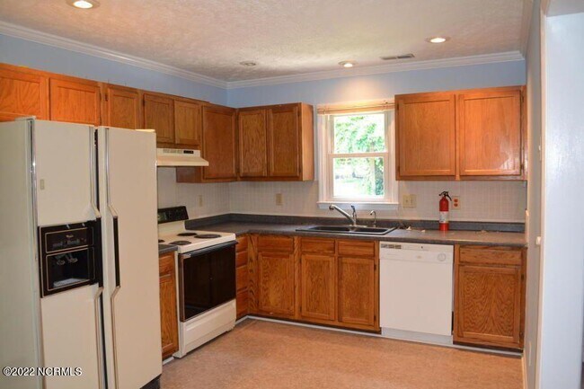 Foto del edificio - 724 Sunny Crest Dr