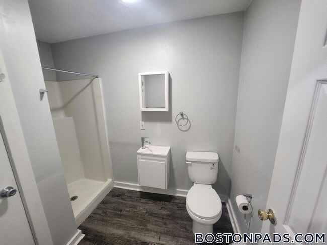 Building Photo - 76 Franklin St