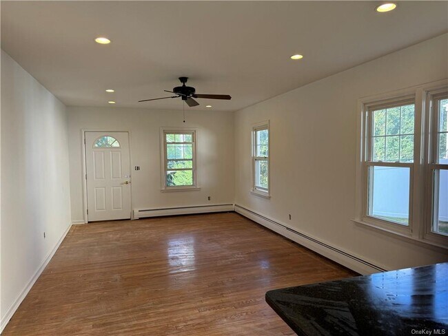 Building Photo - 37 Church St