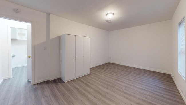 Building Photo - 3525 Hacienda Dr