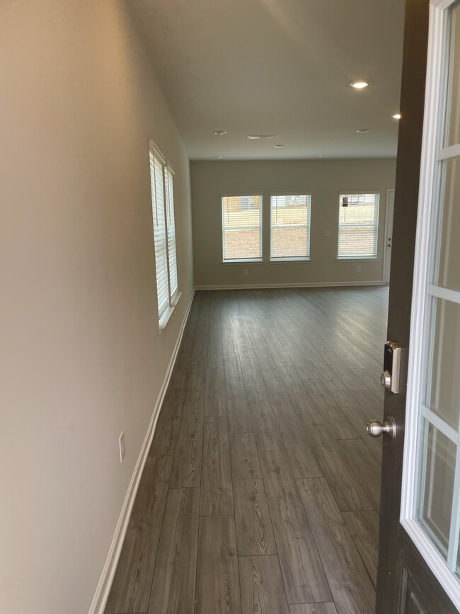 Building Photo - 26 Beech Ln N