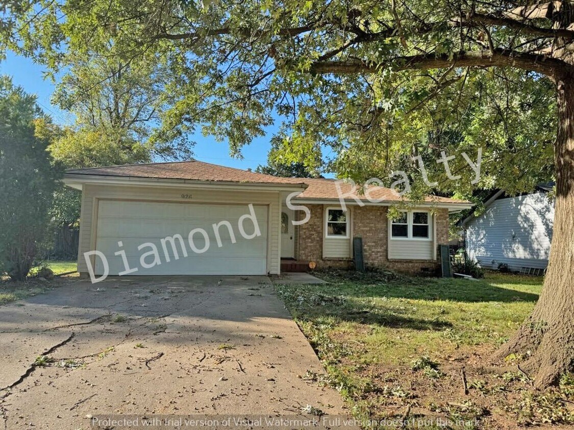 Foto principal - 3 Bedroom Home Located Near Mercy!