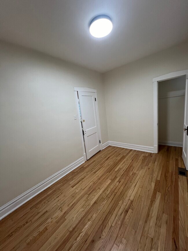 Bed 1 - 4434 S California Ave