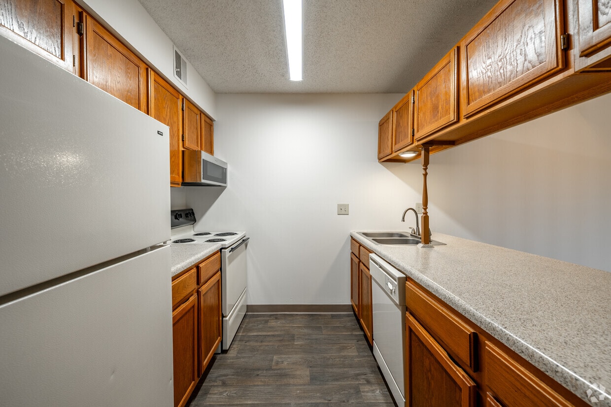 Primary Photo - Marina Point Apartments