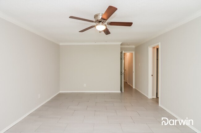Foto del edificio - 15710 Highlands View Ct