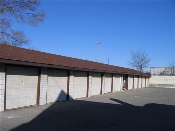 Building Photo - 2 br, 1 bath Apartment - Rainbow Apts
