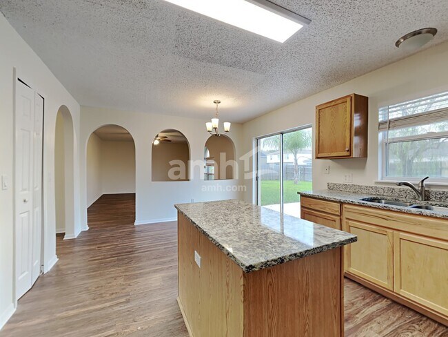 Foto del edificio - 3416 Steelgate Ct