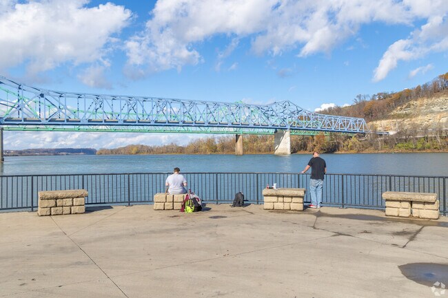 Enjoy the close proximity of the Ohio River in Ashland.