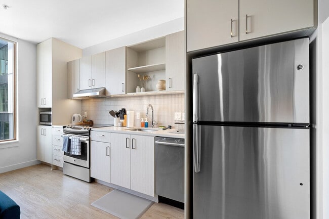 Building Photo - 1315 NW 19th Ave