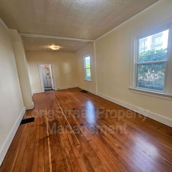 Foto del edificio - 4537 NE 8th Ave