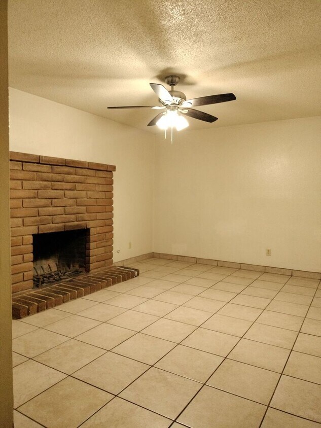 3430 N Marks Ave Unit 3430 101