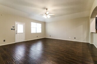 Building Photo - 5107 Light Bluff Ct